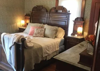 Nauvoo Grand Bed & Breakfast hotel thumbnail 4