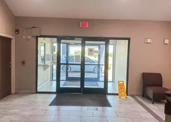 Classic Inn By Townhouse American Way Memphis I 240 hotel thumbnail 2