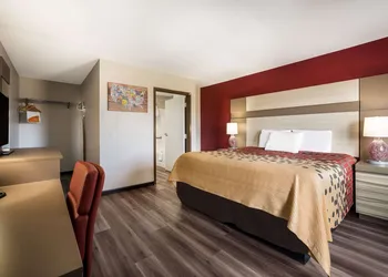 Econo Lodge Inn & Suites Canandaigua - Fingers Lake Area hotel thumbnail 5