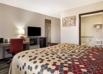 Econo Lodge Inn & Suites Canandaigua - Fingers Lake Area hotel thumbnail 6