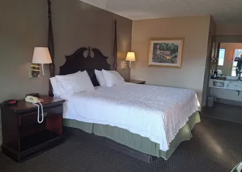 Oak Tree Inn hotel thumbnail 6