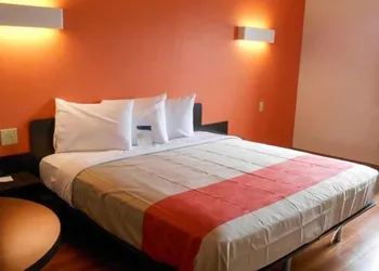 Motel 6 Jourdanton, TX hotel thumbnail 7