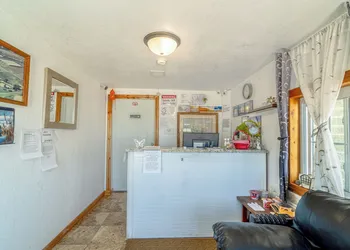 Green Acre Motel by OYO Near Rush County Airport hotel thumbnail 5
