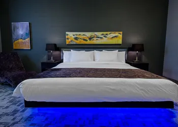 Applause Hotel by CLIQUE hotel thumbnail 5