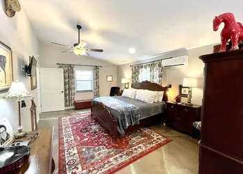 Towering Oaks Event & Retreat Center hotel thumbnail 6