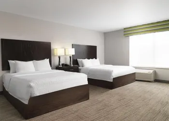Hampton Inn Fairmont hotel thumbnail 4