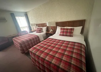 Maple Creek Motor Inn hotel thumbnail 4