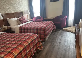 Maple Creek Motor Inn hotel thumbnail 5