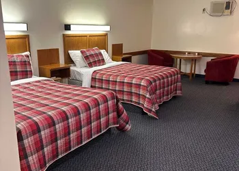 Maple Creek Motor Inn hotel thumbnail 6