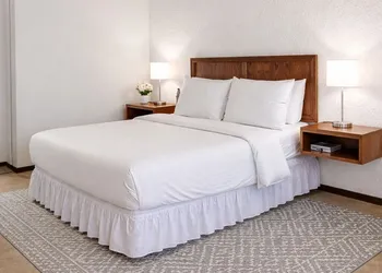 Maple Creek Motor Inn hotel thumbnail 8