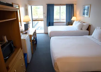 Chalet Inn hotel thumbnail 5