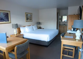Chalet Inn hotel thumbnail 6