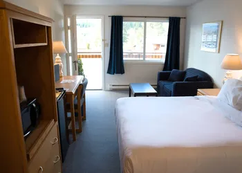 Chalet Inn hotel thumbnail 7
