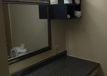 Economy inn hotel thumbnail 7