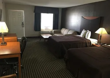 Cypress Inn hotel thumbnail 2