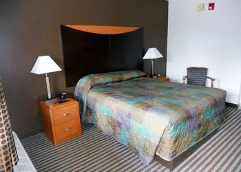 Cypress Inn hotel thumbnail 5