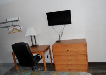 Cypress Inn hotel thumbnail 6