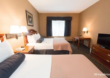 Mountain Inn & Suites hotel thumbnail 3