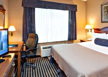 Mountain Inn & Suites hotel thumbnail 5