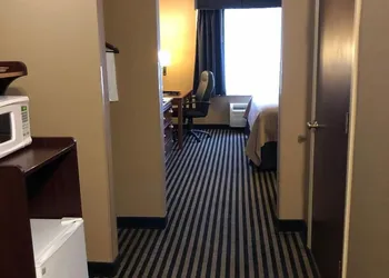 Mountain Inn & Suites hotel thumbnail 7
