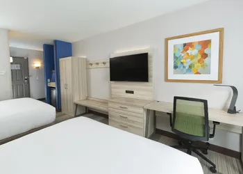 Holiday Inn Express & Suites S Lake Buena Vista by IHG hotel thumbnail 4