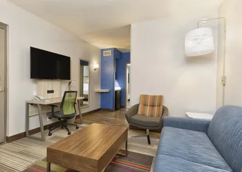 Holiday Inn Express & Suites S Lake Buena Vista by IHG hotel thumbnail 8