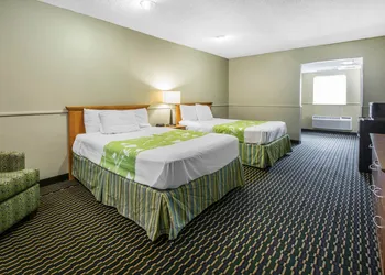 Rodeway Inn & Suites Winter Haven Chain Of Lakes hotel thumbnail 5