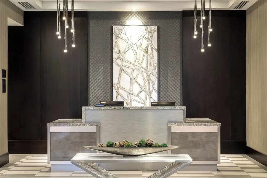 Courtyard by Marriott Edgewater NYC Area hotel detail image 2