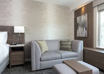 Courtyard by Marriott Edgewater NYC Area hotel thumbnail 7