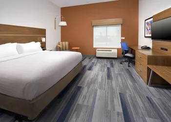 Holiday Inn Express & Suites New Braunfels by IHG hotel thumbnail 3