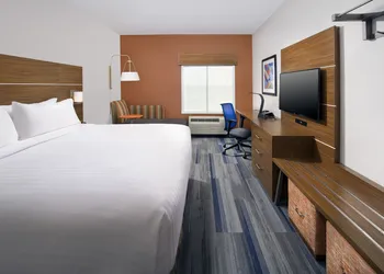Holiday Inn Express & Suites New Braunfels by IHG hotel thumbnail 5