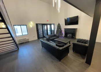 Guest Lodge hotel thumbnail 2