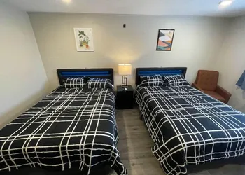 Guest Lodge hotel thumbnail 7