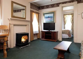 The Bishop Hotel hotel thumbnail 5