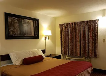 Carbondale Value Inn & Suites hotel thumbnail 4