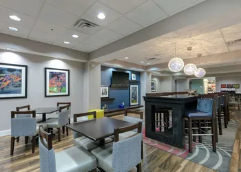Hampton Inn Emerson LakePoint hotel thumbnail 2