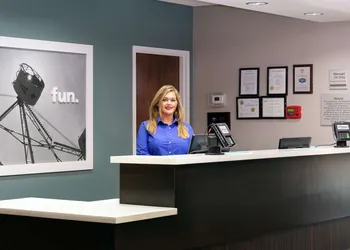 Hampton Inn Emerson LakePoint hotel thumbnail 4