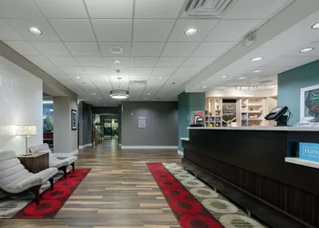 Hampton Inn Emerson LakePoint hotel thumbnail 5