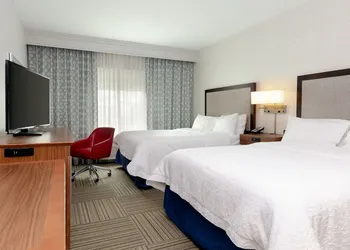 Hampton Inn Emerson LakePoint hotel thumbnail 8
