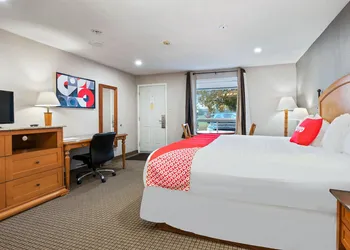 First Canada Inn Cornwall hotel thumbnail 6