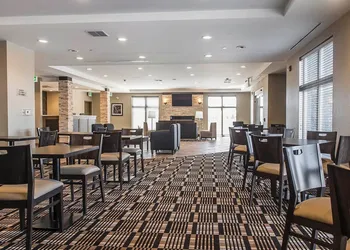 Quality Inn & Suites hotel thumbnail 3