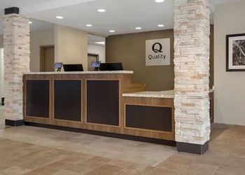 Quality Inn & Suites hotel thumbnail 6