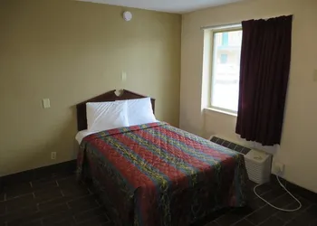 Budgetel Inn & Suites hotel thumbnail 4
