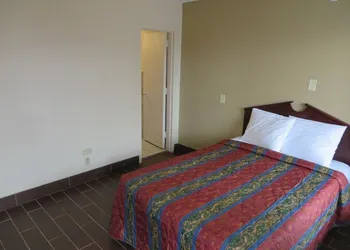 Budgetel Inn & Suites hotel thumbnail 5