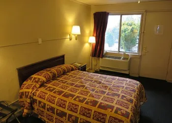 Budgetel Inn & Suites hotel thumbnail 6