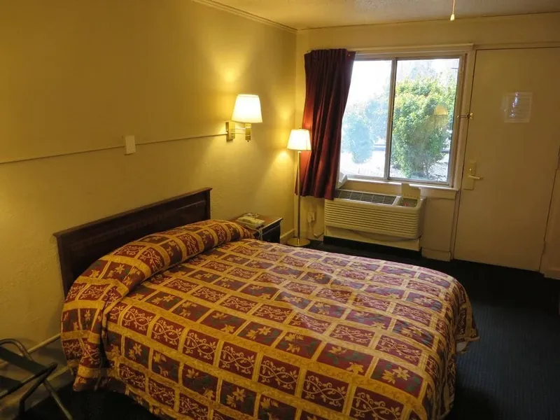 Budgetel Inn & Suites hotel detail image 6