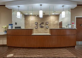 Comfort Inn & Suites Pittsburgh South hotel thumbnail 2