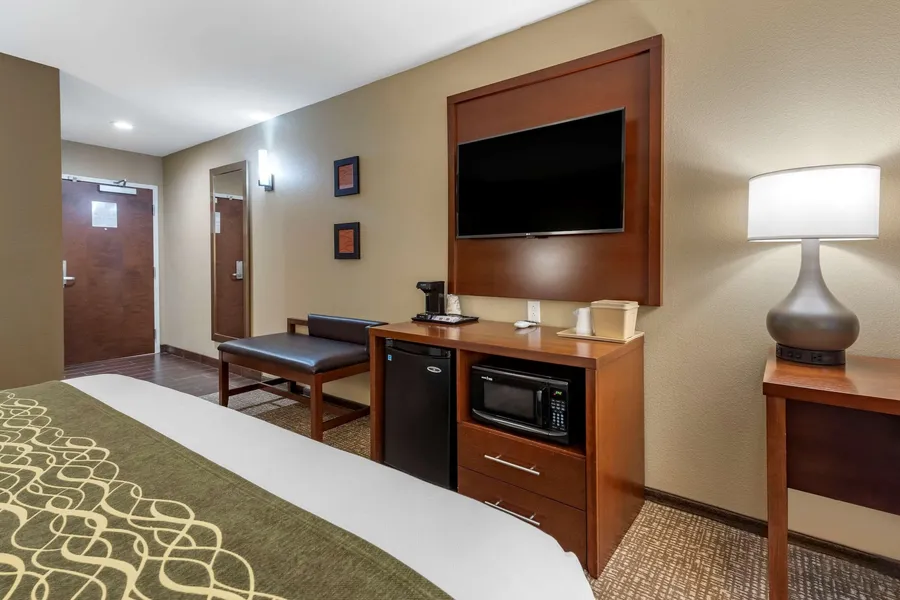 Comfort Inn & Suites Pittsburgh South hotel detail image 6