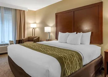Comfort Inn & Suites Pittsburgh South hotel thumbnail 7