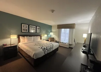 Sleep Inn & Suites Fort Dodge hotel thumbnail 5